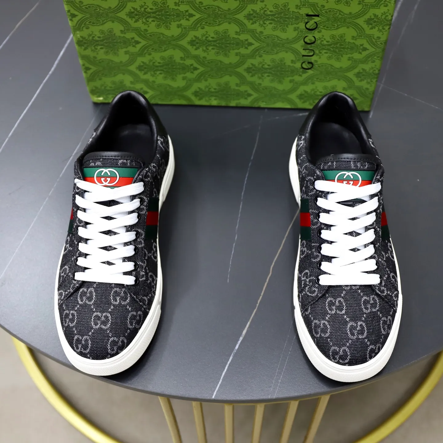 Ex-factory price: 400💰🙅‍♂️🙅‍♂️🙅‍♂️ Brand: Gucci GUCCi Standard code: 38-44 (45 customized) Grade: Same as the official website Material: Original leather splicing Comfortable and breathable sheepskin lining Original wear-resistant outsole Style category: Men's fashionable casual shoes Running sneakers Distinguished luxury brand elements Top luxury Color: actual picture color